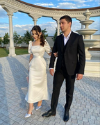 Elfenbeinfarbenes Abendkleid in Teelänge mit halben Ärmeln Y4568
