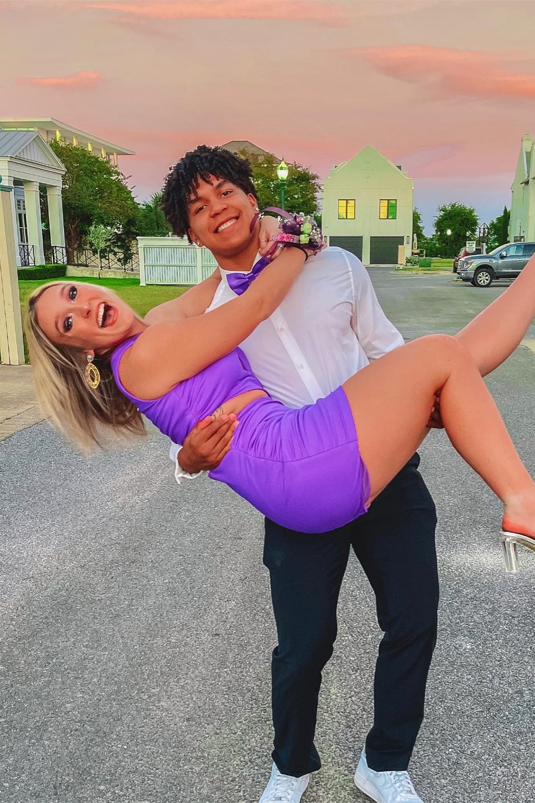 Vestido corto morado ajustado de un solo hombro para fiesta de bienvenida Y2814