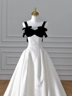 Elegantes weißes Satin A-Linie langes Ballkleid Abendkleid, formelles Hochzeitskleid Y8611
