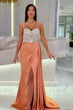 Elegantes langes Meerjungfrau-Abschlussballkleid mit Spaghettiträgern und herzförmigem Ausschnitt und Glitzer