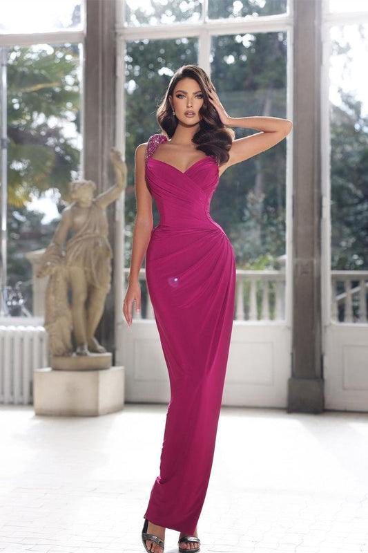 Elegantes langes Meerjungfrau-Kleid mit Trägern und Perlenbesatz, ärmellos, bodenlang