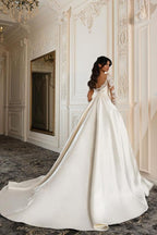 Elegante A-Linie Brautkleider mit Herzausschnitt und langen Ärmeln aus Satin und Spitze mit Taschen