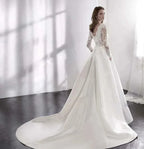 Elegant White Wedding Dress Italian Vintage Backless Applique Lace Long Sleeve Pocket Floor-Length Bridal Gown Vestidos De Novia-payinti