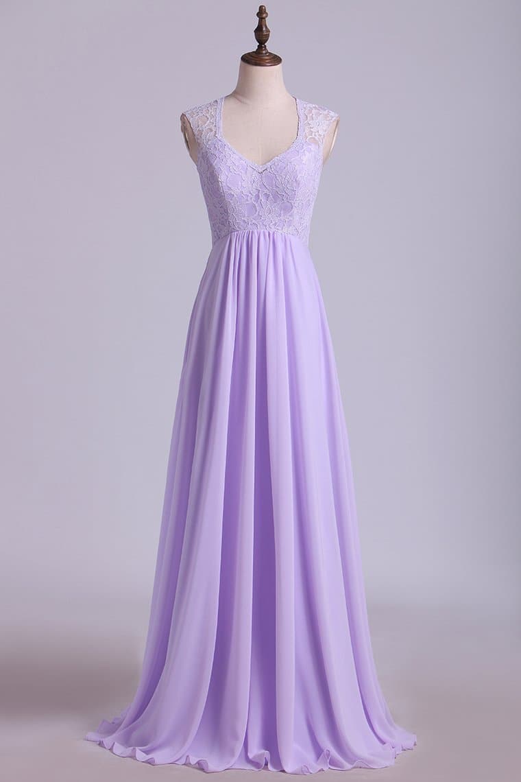 Elegante vestido de dama de honor con top de encaje lavanda SCB51