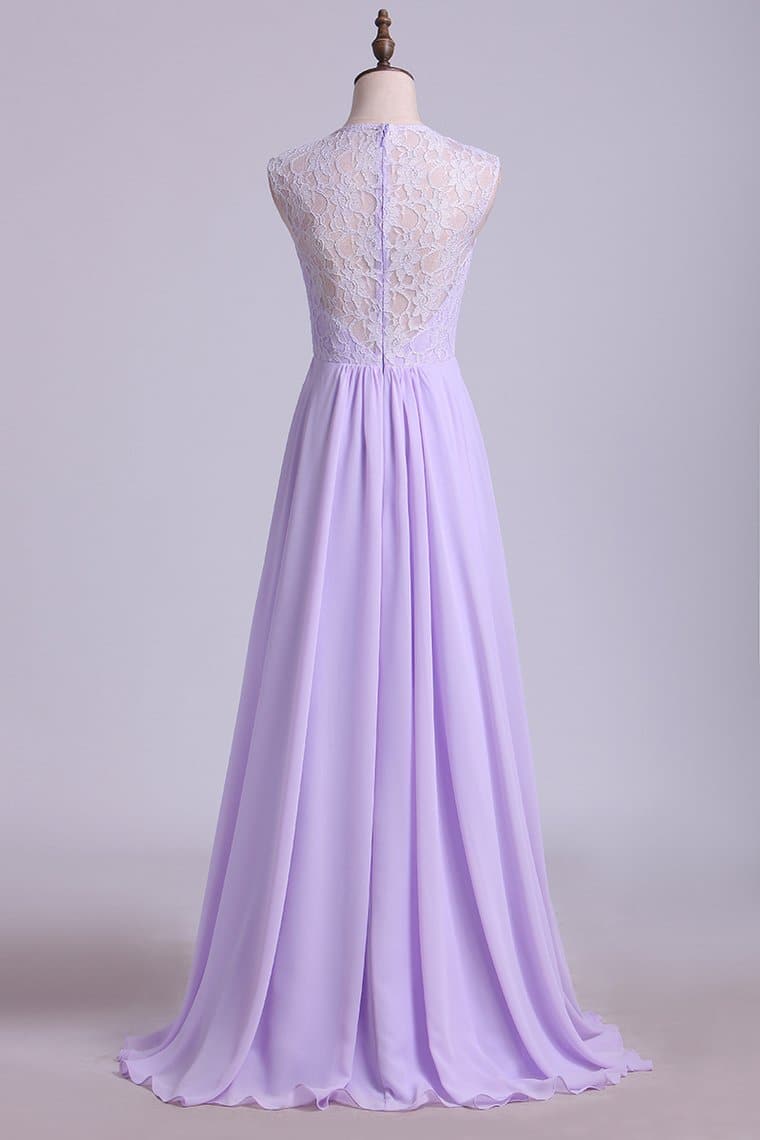 Elegante vestido de dama de honor con top de encaje lavanda SCB51