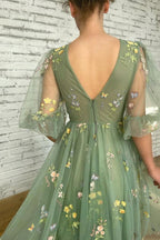 Elegantes vestidos de fiesta cortos de media manga con escote en V y largo hasta el té verde PSK362