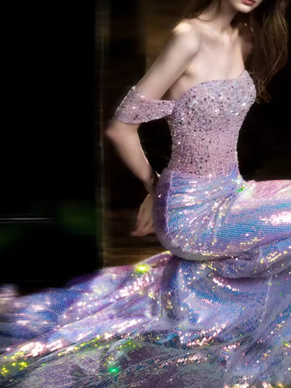 Glitzerndes, schulterfreies, perlenbesetztes, paillettenbesetztes Meerjungfrau-Abschlussball-Abendkleid in Lila Y8182