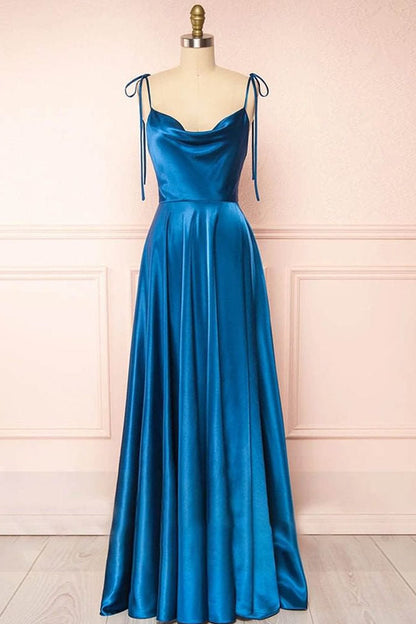 Vestido de fiesta largo de seda con escote vuelto y corte en A 