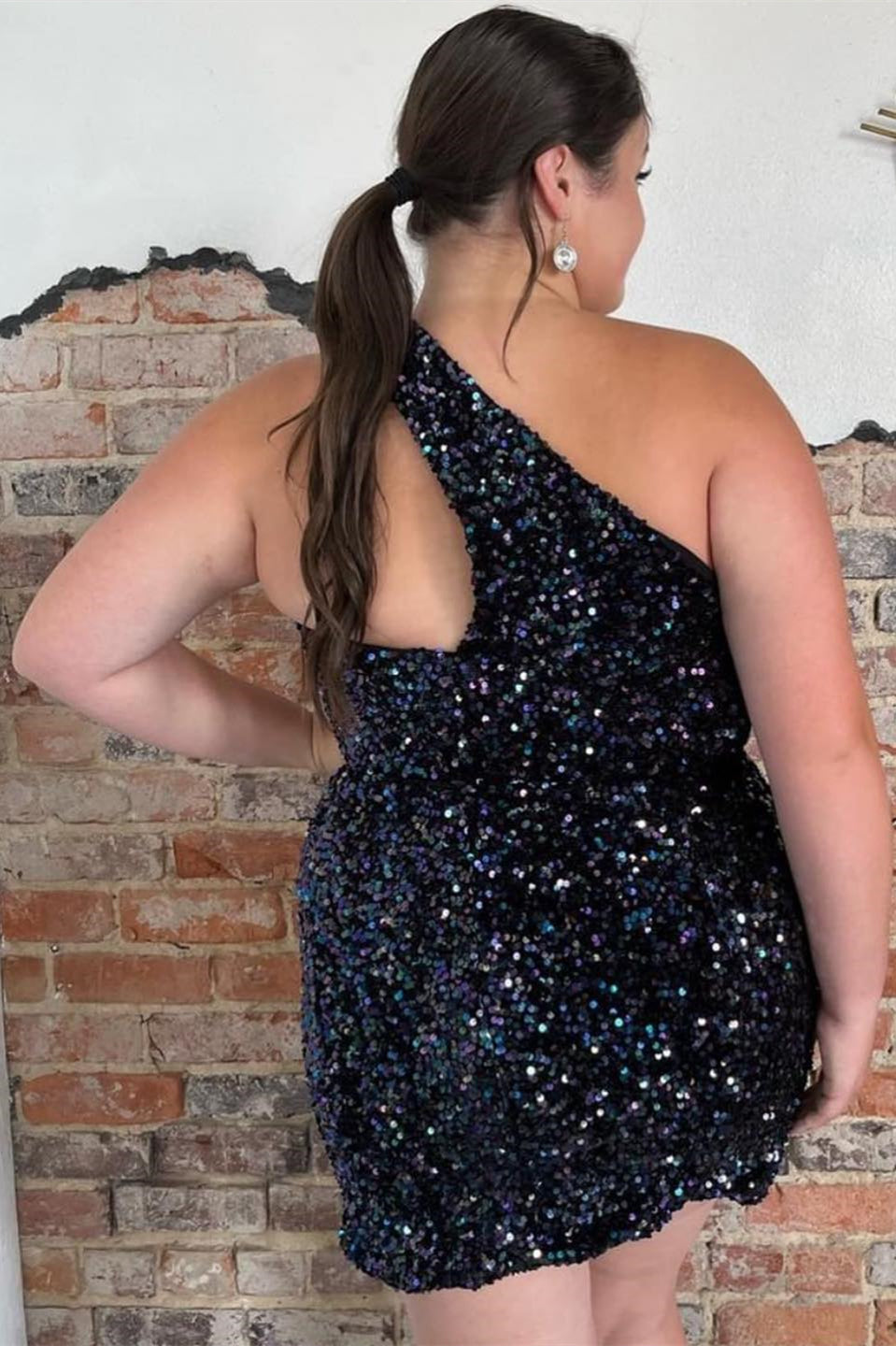 Adriana |Asymmetrisches One-Shoulder-Heimkehrkleid mit Pailletten