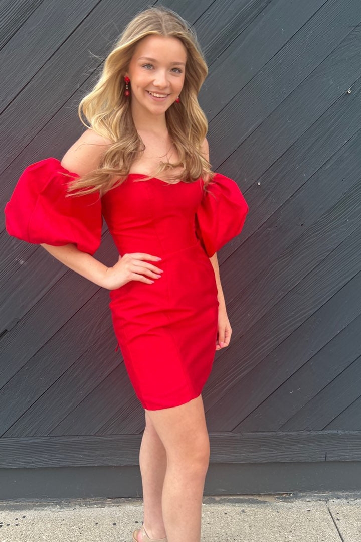 Trägerloses, kurzes Homecoming-Kleid aus rotem Satin mit Ballonärmeln