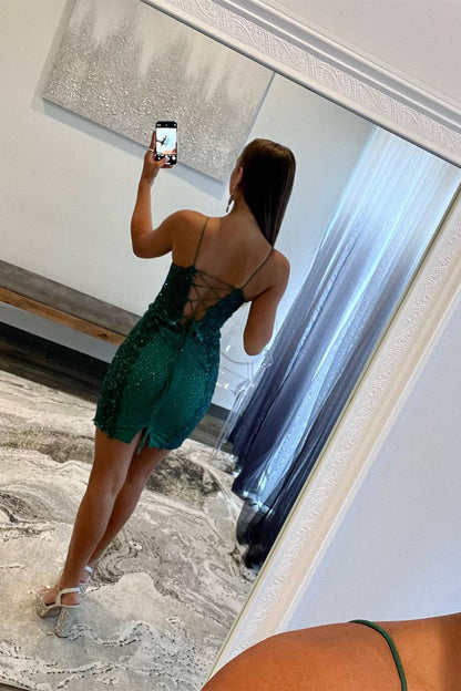 Scottie | Vestido de fiesta de satén con escote en V y cuentas, con apliques