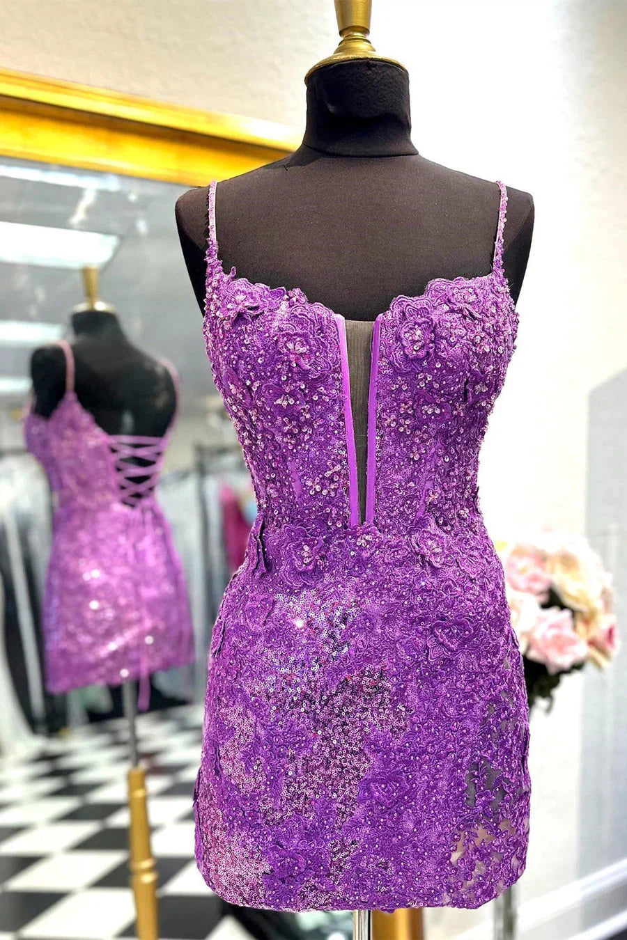 Orla | Vestido de fiesta con tirantes finos, lentejuelas y encaje