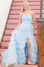 Braelyn | Hellblaues trägerloses Ballkleid aus mehrlagigem Tüll mit Pailletten