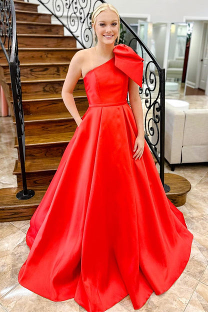 Aliya | Rotes One-Shoulder-Ballkleid aus Satin mit Fliege und Taschen