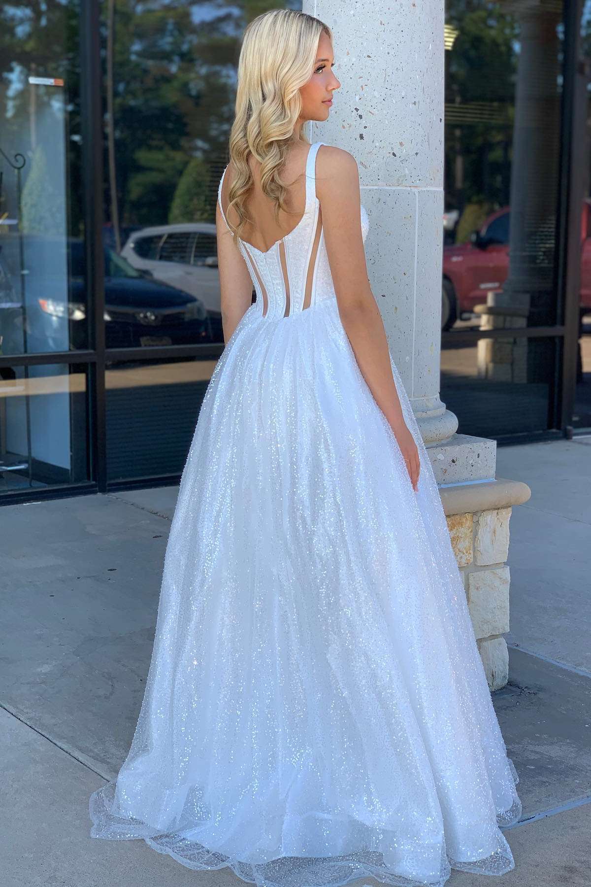 Priscilla | Weißes A-Linien-Ballkleid mit quadratischem Ausschnitt und Pailletten
