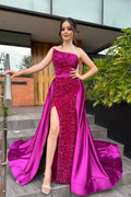 Fabuloso vestido de fiesta rosa sin tirantes, sin mangas y de satén con abertura y lentejuelas