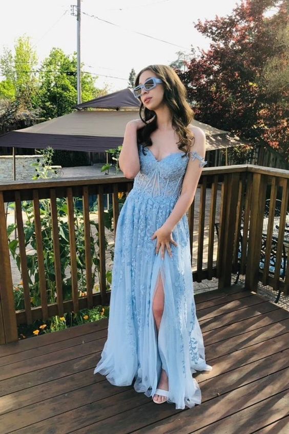Mariana | A-Linien-Ballkleid aus Spitzentüll mit Herzausschnitt und Schlitz