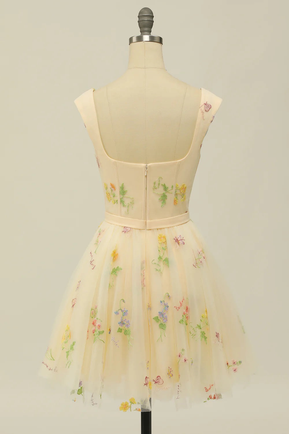 Blumenstickerei Herzausschnitt A-Linie Homecoming-Kleid Kurzes Partykleid PD472