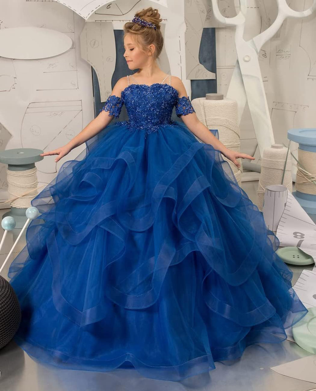 Schulterfreies Blumenmädchenkleid für Hochzeit mit Perlenbesetzten Prinzessinnen-Festzugskleidern 