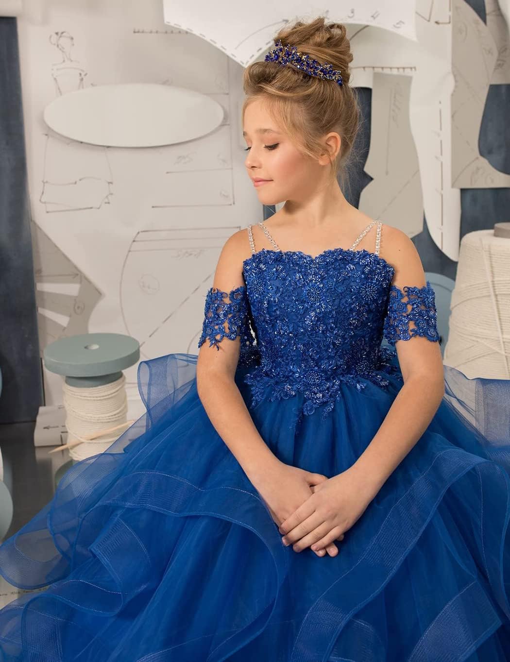 Schulterfreies Blumenmädchenkleid für Hochzeit mit Perlenbesetzten Prinzessinnen-Festzugskleidern 