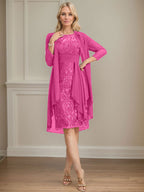 Vestido de madre de la novia de gasa con encaje, escote redondo, ilusión, largo hasta la rodilla, con volantes en cascada y lentejuelas