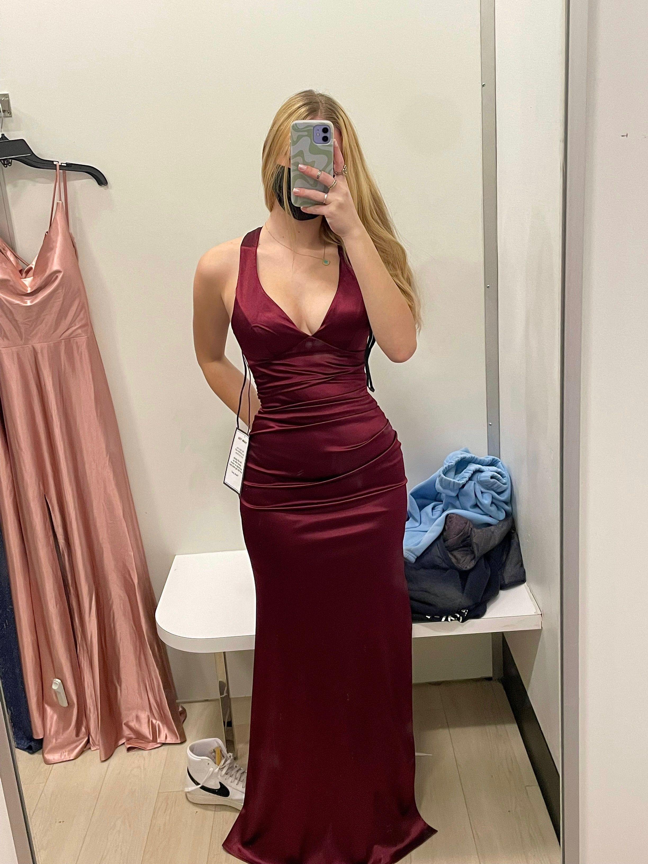 Vestido de noche de satén con espalda de tiras y encantador vestido formal Y2927