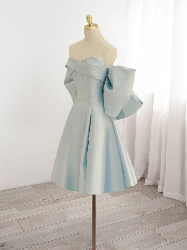Blaues Satin-Heimkehrkleid mit Herzausschnitt Y7402