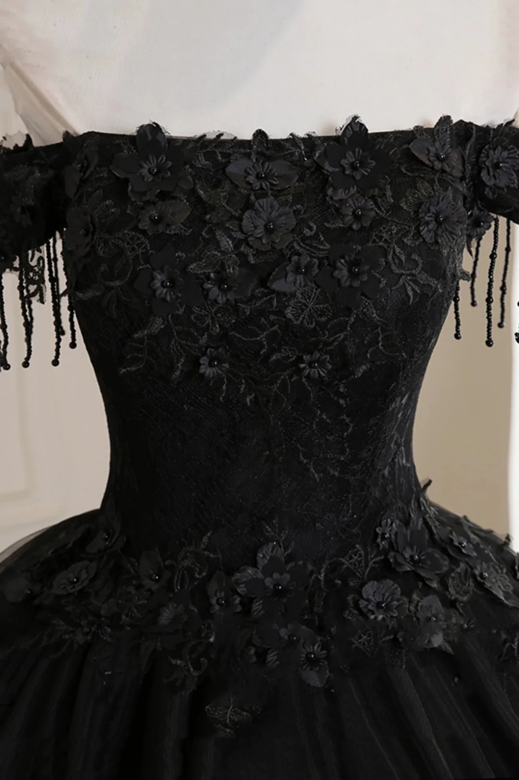 Schwarzes schulterfreies Tüll-Ballkleid mit Spitze Sweet 16 Kleid, schwarzes langes Abendkleid Y1143