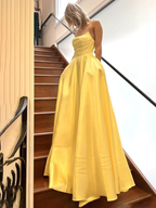 Salbeigrünes trägerloses Satin-Plissee-A-Linien-Ballkleid mit langem Ärmel Y7905