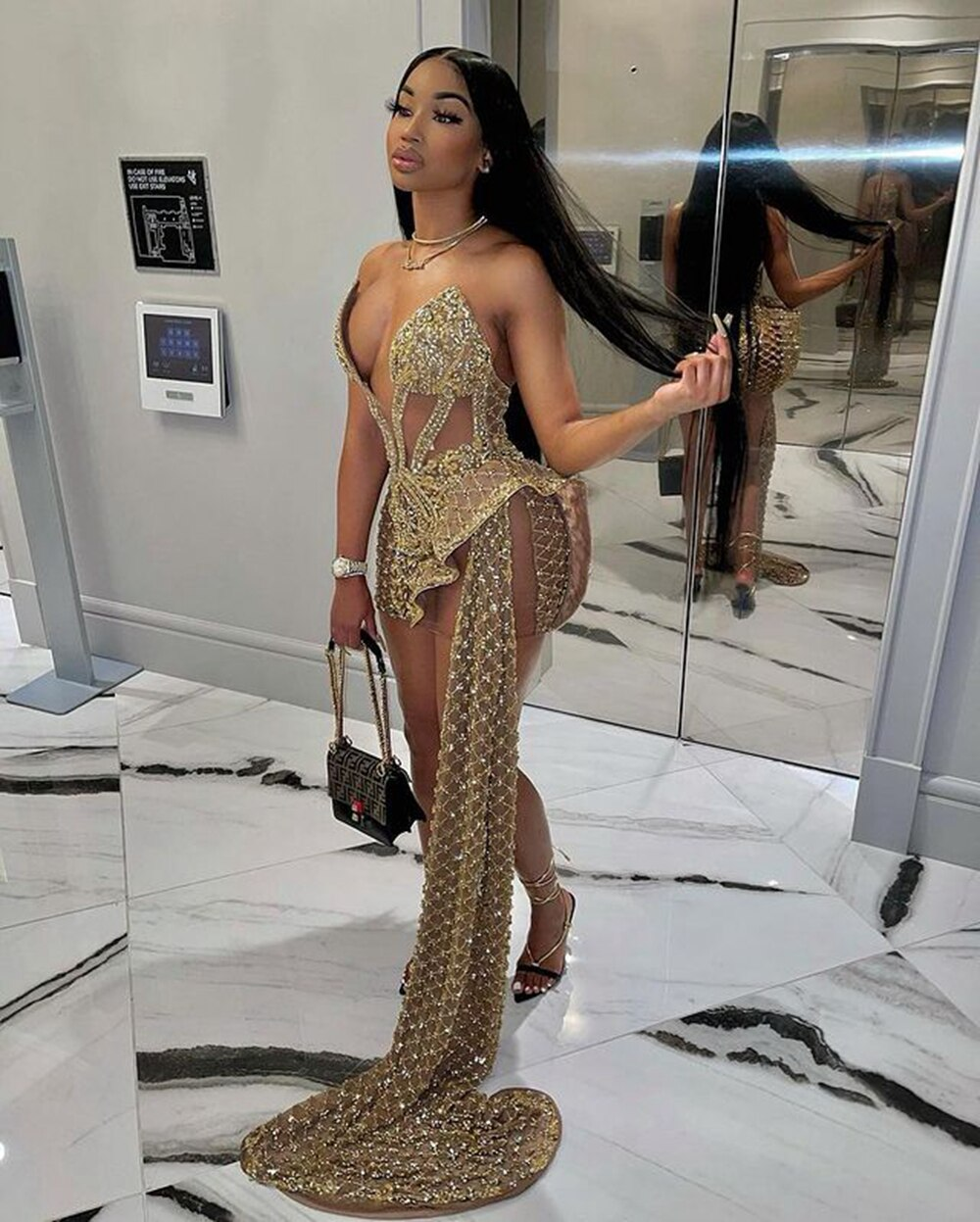 Vestidos africanos cortos de fiesta con lentejuelas doradas y sin mangas con purpurina Y548