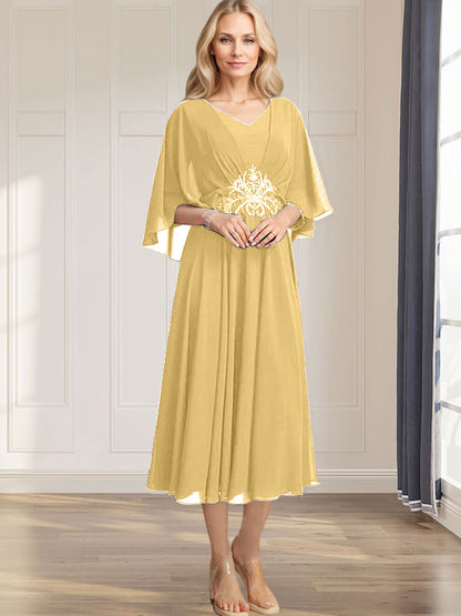 A-Linie V-Ausschnitt Wadenlanges Chiffonkleid für die Brautmutter mit plissierten Paillettenapplikationen Spitzenbesatz 