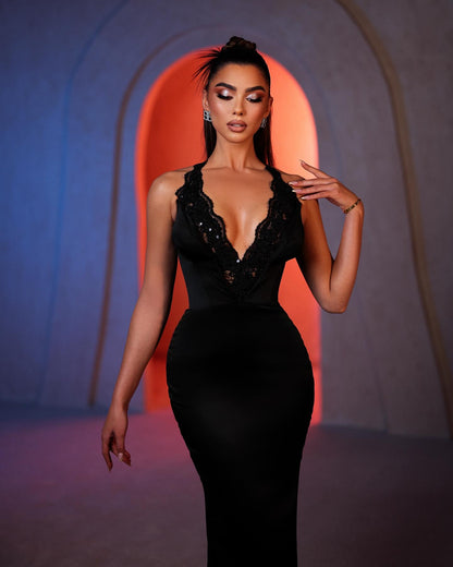 Wunderschönes säulenförmiges, ärmelloses schwarzes Ballkleid mit Spitze und V-Ausschnitt