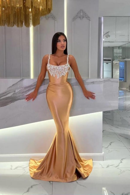 Wunderschönes langes, ärmelloses Meerjungfrau-Ballkleid in Gold mit Juwelen und Glitzer