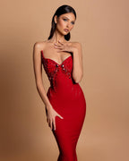 Wunderschönes ärmelloses Meerjungfrau-Abendkleid aus Satin mit Herzausschnitt und Strasssteinen