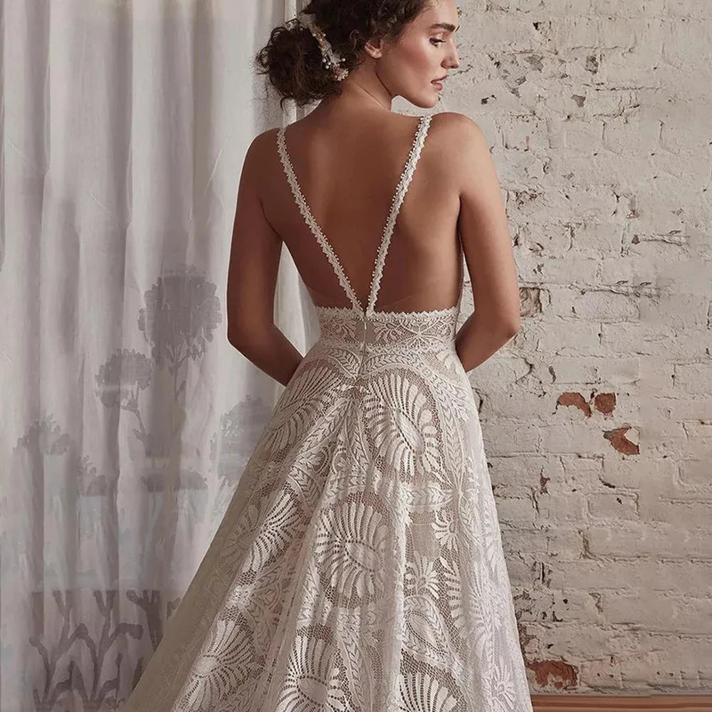 Gorgeous Spaghetti Strap Wedding Dresses Lace Bohemian Deep V-Neck Open Back Illusion Bridal Gowns свадебный наряд Robe De-payinti