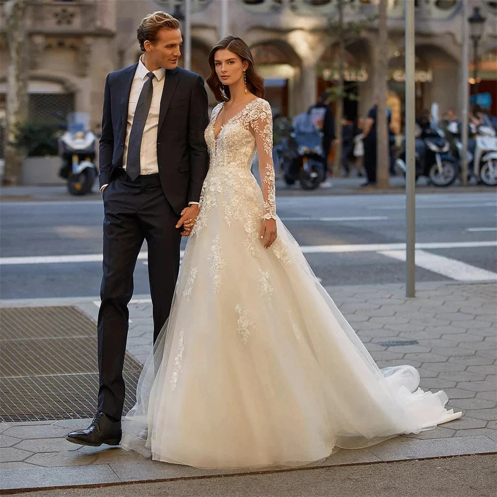 Gorgeous Women's A-line Long Sleeve Wedding Dresses Lace Applique Women's Sexy V-neck Bridal Gowns Princess Prom Party Robe Mari-payinti