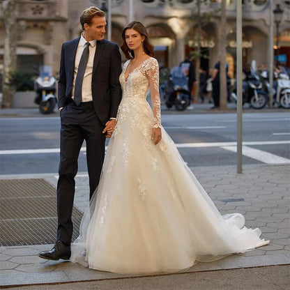 Gorgeous Women's A-line Long Sleeve Wedding Dresses Lace Applique Women's Sexy V-neck Bridal Gowns Princess Prom Party Robe Mari-payinti