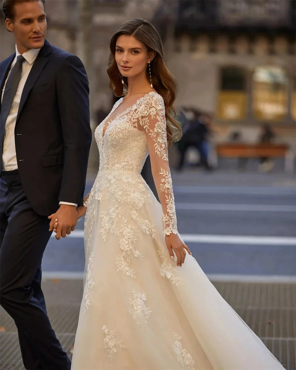 Gorgeous Women's A-line Long Sleeve Wedding Dresses Lace Applique Women's Sexy V-neck Bridal Gowns Princess Prom Party Robe Mari-payinti