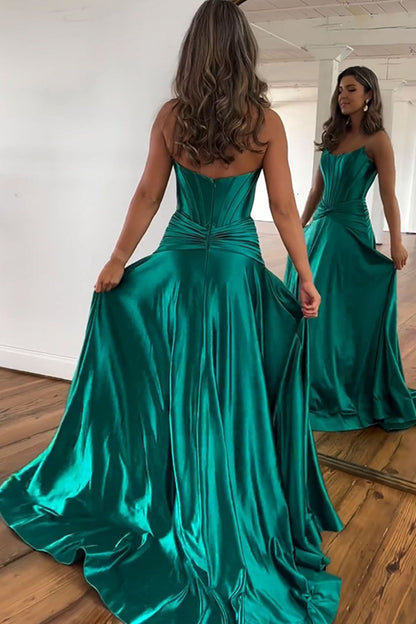 Annette | Grünes A-Linien-Ballkleid aus Satin mit trägerlosem Reißverschluss hinten und Schlitz