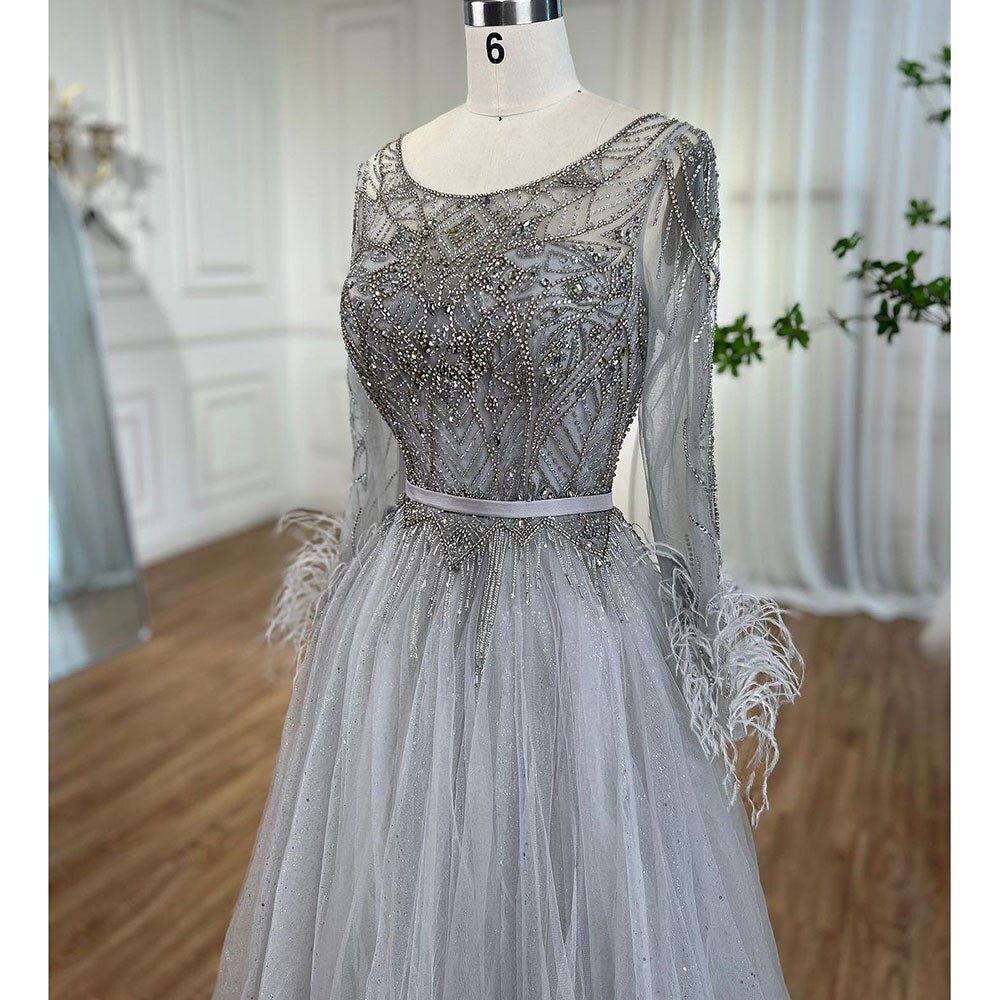 Grau A-Linie Perlen Federn Design Abendkleider 2025 Dubai Lange Ärmel Luxus Abendkleid LA70472 