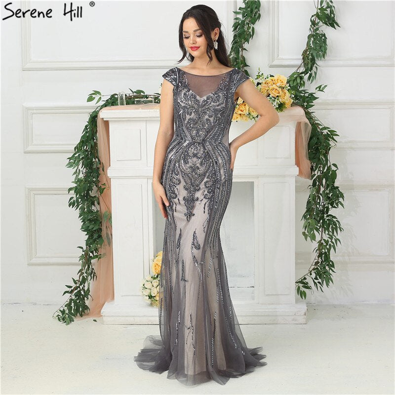 Im Angebot, keine Rückgabe, keine Rückerstattung. Graues High-End-Luxus-Abendkleid im Dubai-Design mit Perlen, Pailletten, ärmellos, funkelnd, Abendkleid 2025 LA6679 
