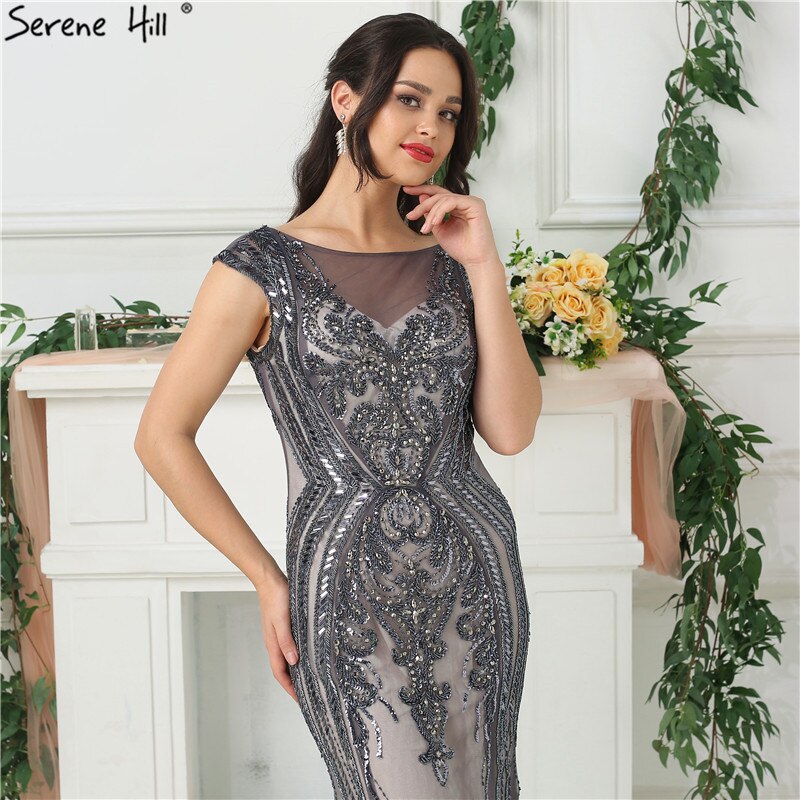 Im Angebot, keine Rückgabe, keine Rückerstattung. Graues High-End-Luxus-Abendkleid im Dubai-Design mit Perlen, Pailletten, ärmellos, funkelnd, Abendkleid 2025 LA6679 