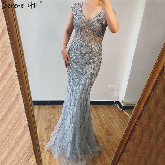 Grau Luxus V-Ausschnitt Meerjungfrau Abendkleider Design 2025 Dubai Voller Diamant Sexy Abendkleid LA70063 