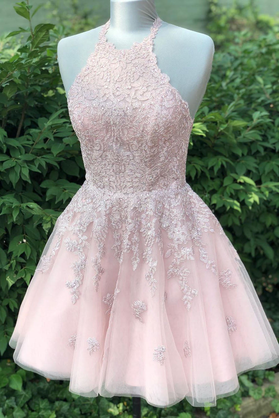 Wunderschönes Neckholder-Rückenfreies Rosa Spitzen-Tüll A-Linie Kurzes Homecoming-Kleid 