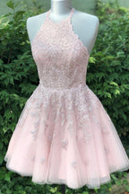 Wunderschönes Neckholder-Rückenfreies Rosa Spitzen-Tüll A-Linie Kurzes Homecoming-Kleid 