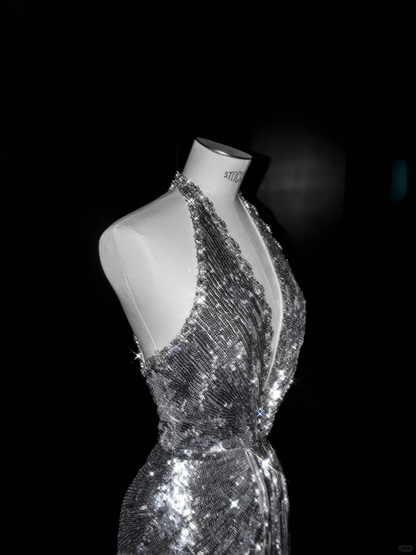 Funkelndes silbernes tiefes V-Ausschnitt Neckholder Pailletten Perlen rückenfreies Abendkleid Meerjungfrau Ballkleid Y8687