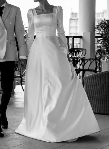 Modest A-line Square Neckline White Satin Wedding Dress Y6736