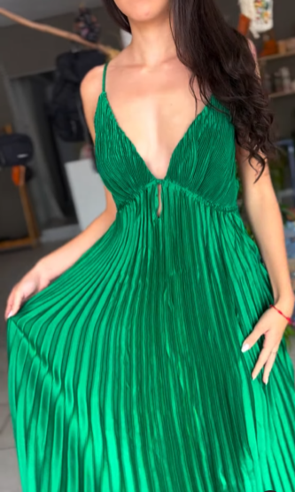 Vestido de fiesta verde con tirantes finos, plisado y escote en V, corte A, Y7958