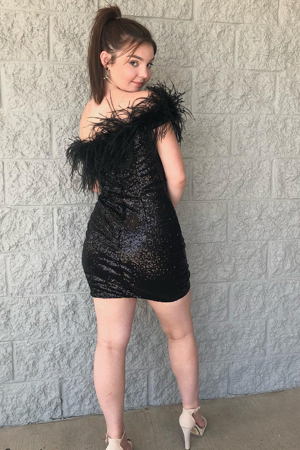 Florence | Hellblaues Homecoming-Kleid mit glitzernden Pailletten und Federn