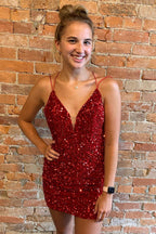 Olga | Vestido corto ajustado con lentejuelas para el regreso a casa